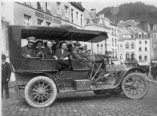 Départ d’une des automobiles